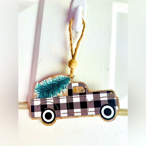*Black & White Buffalo Check Truck Ornament - Picture 1 of 13